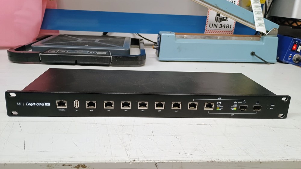 Ubiquiti EdgeRouter PRO ERPro-8