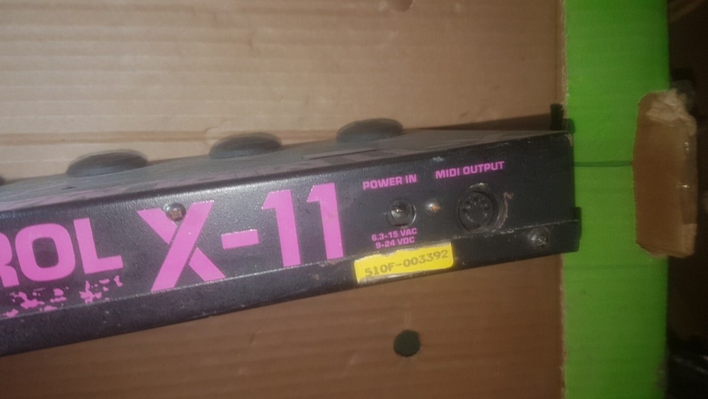 ART X 11 MIDI PEDALBOARD