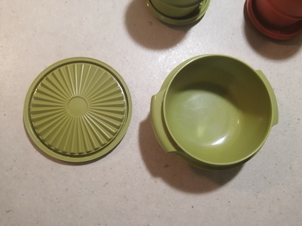 Lot 2 Cup And 1 Container Vintage Tupperware