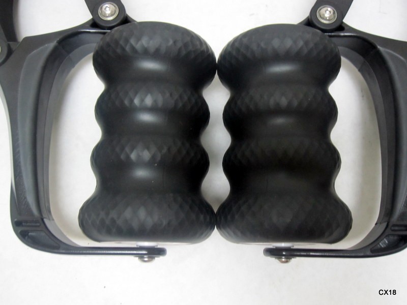 ROLL Recovery R8+ Carbon Black Deep Tissue Massage Roller