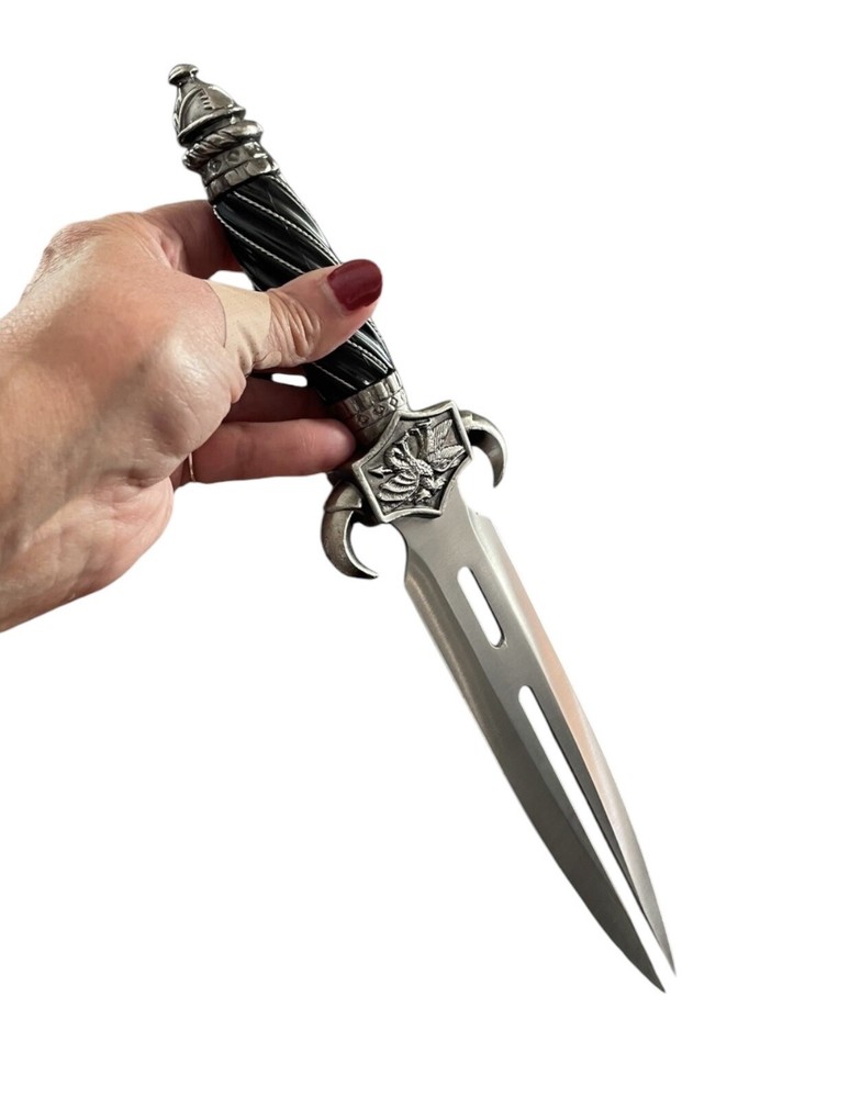 Martial Arts Claw Dagger