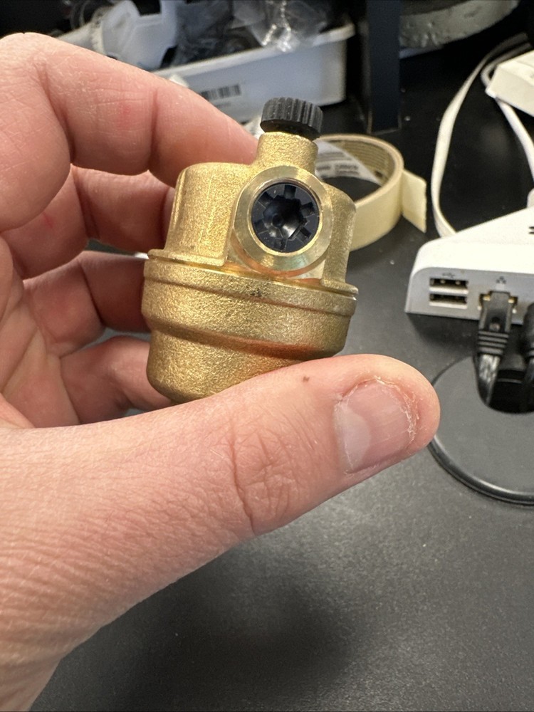 G-9. NEW Watts 0590716 1/4" FV-4M1 Automatic Float Vent