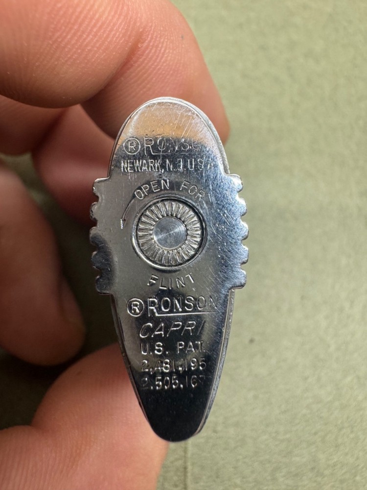 Vintage Ronson Capri Lighter