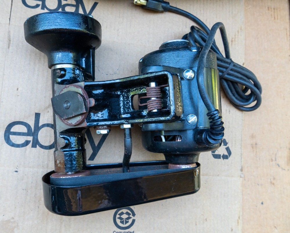 Dumore Model 8473-210 Tool Post Grinder