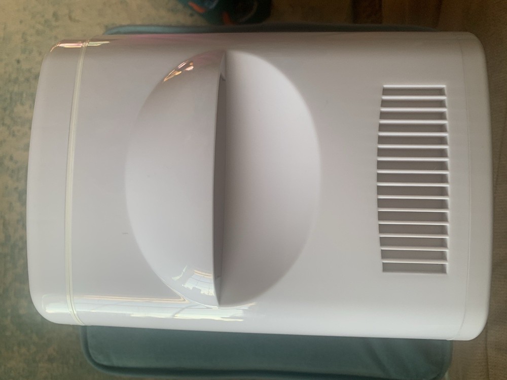 Mini Refrigerator 12VDC Cold/Hot Compatible. Cools 6 cans. Portable w/Plug.