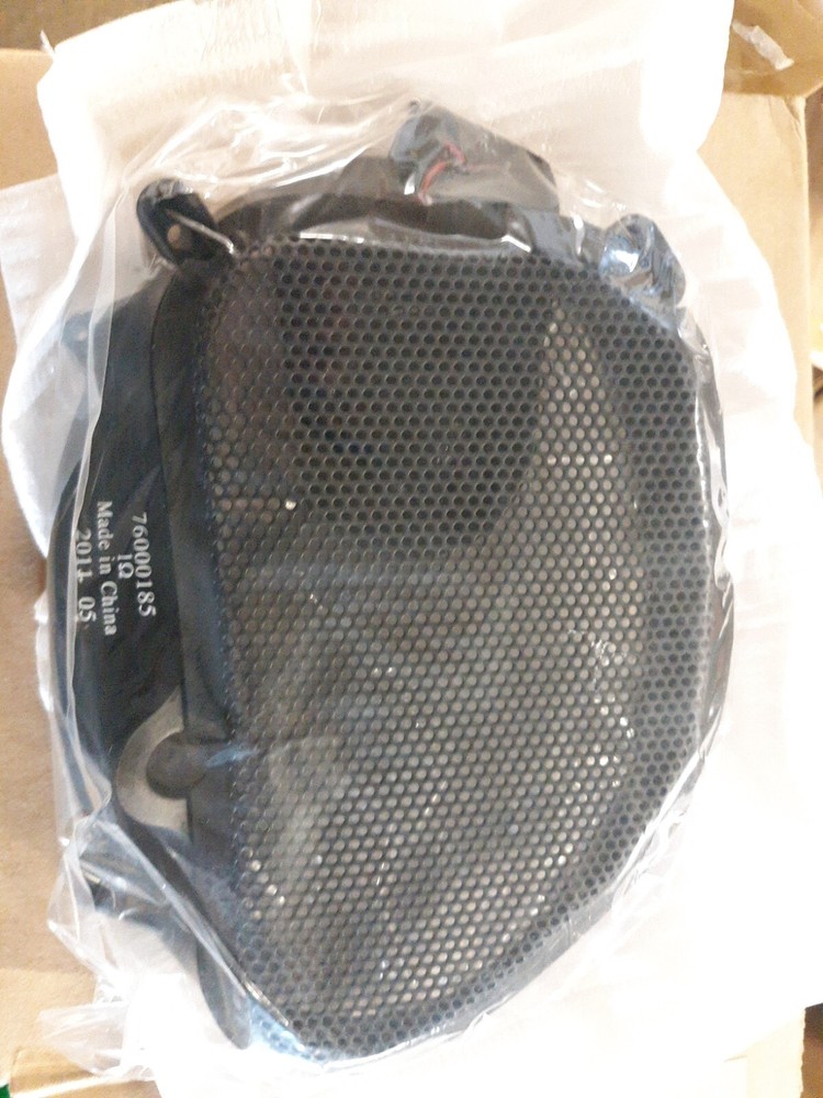 Road Glide Cvo Rh Speaker Adapter Assembly 76000185