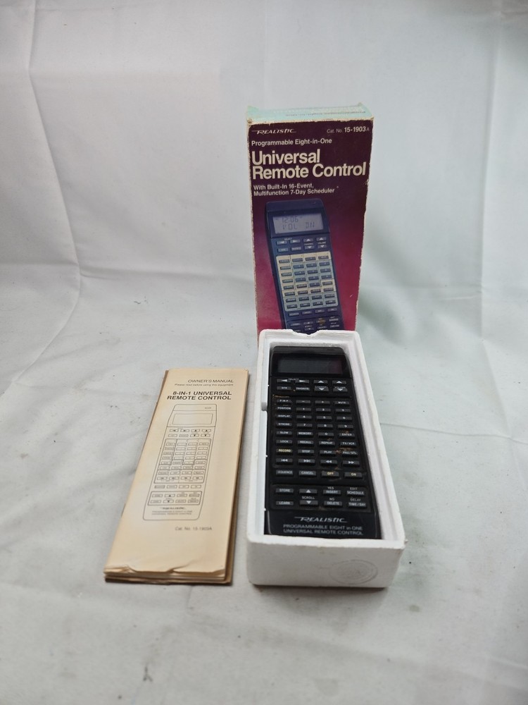 VINTAGE Realistic Programable 8-in-1 Universal Remote Control 15-1903A -Working!