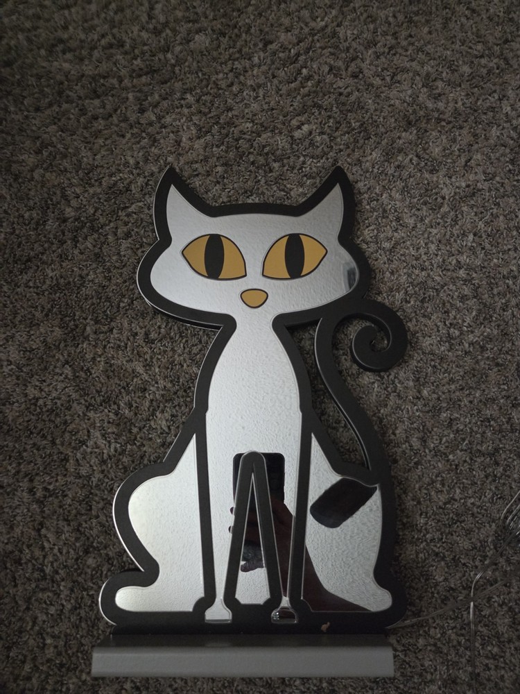 Cat Light Plug In Purple, Yellow Eyes, Reflective When Turned Off