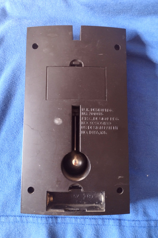Retro 1980s Daruma Battery Pendulum Clock