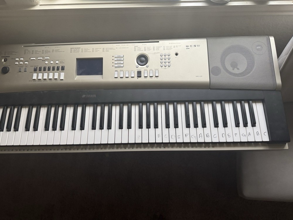 Electric Keyboard Yamaha
