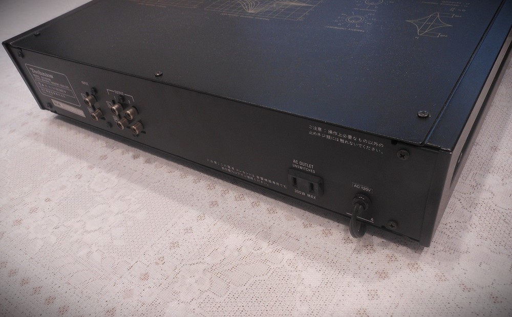 VERY NICE TECHNICS SH-9010 (E) PROFESSIONAL AUDIO EQUALIZER, WORKS BEAUTIFULLY!
