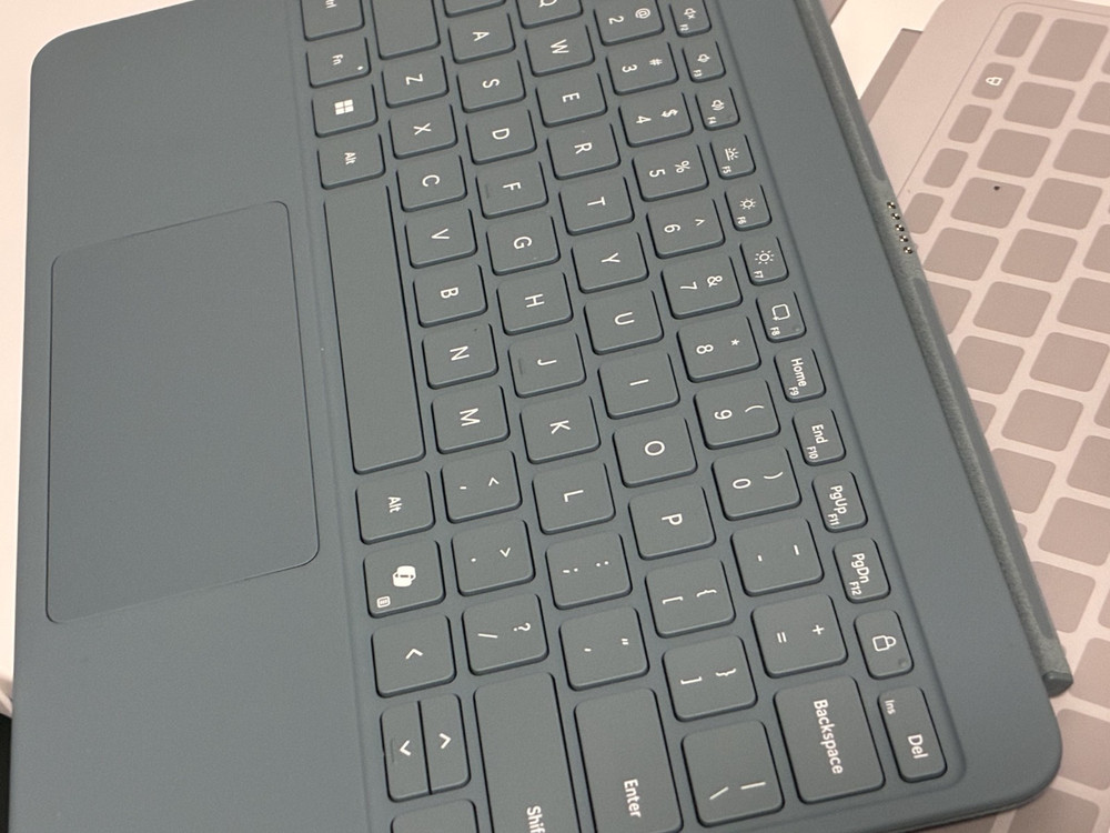 Original Microsoft Surface Pro 12" Keyboard Ocean EP2-32750 , MODEL 2100