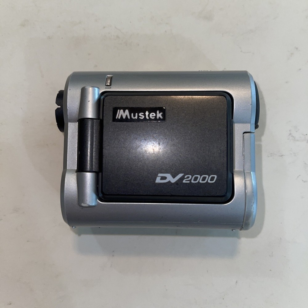 Mustek DV 2000 Multi-Functional Digital Camera Portable Pocket Sized Untested E3
