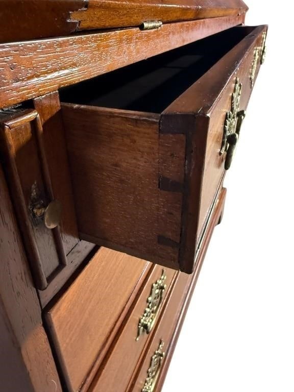 18TH CENT. SOLID MAHOGANY SECRETARY