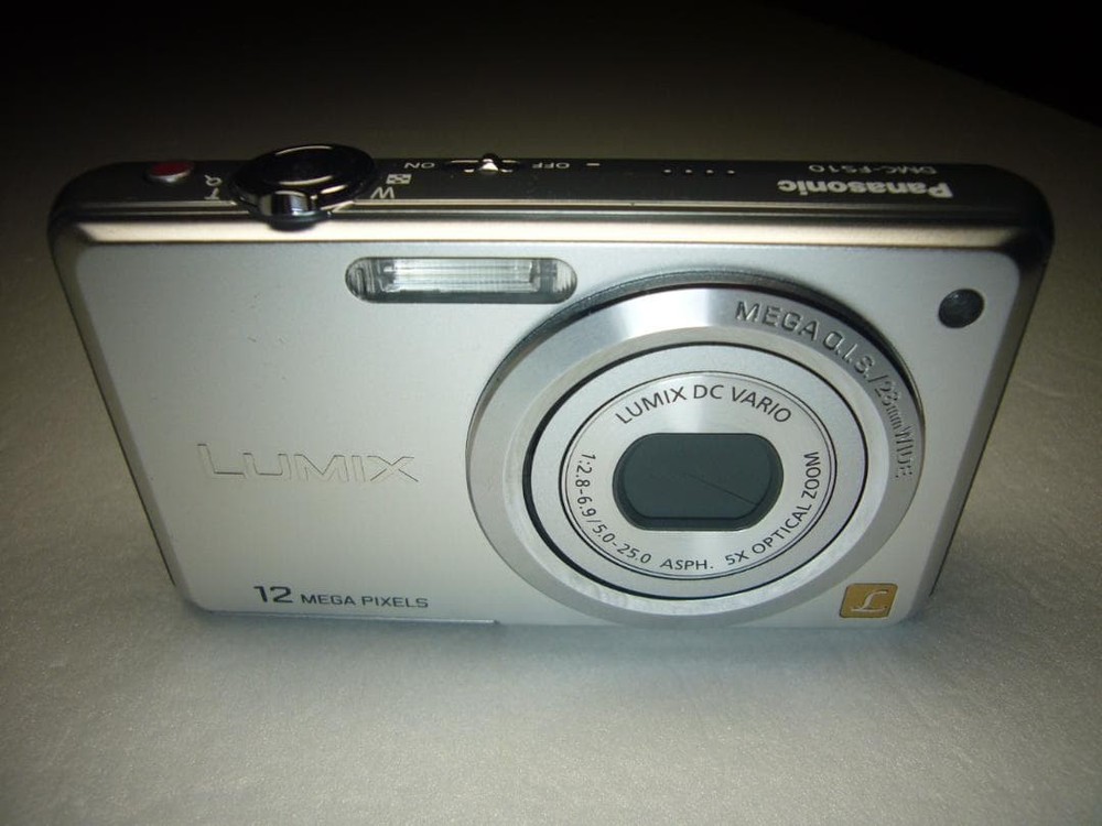 Panasonic LUMIX DMC-FS10 Silver Compact Digital Camera Full Set Tested