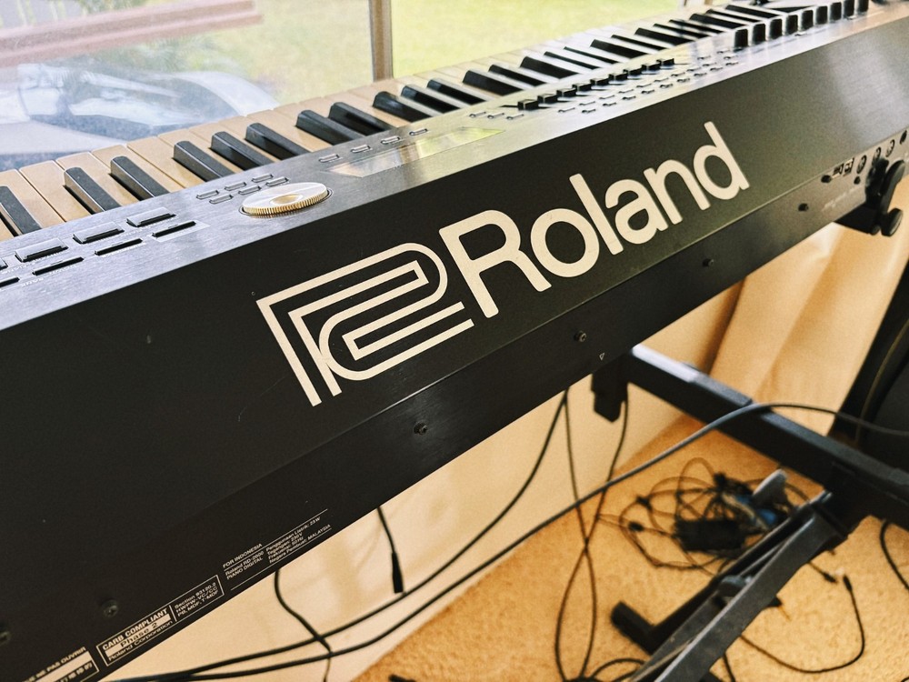 Roland RD-2000 flagship 88-key stage piano