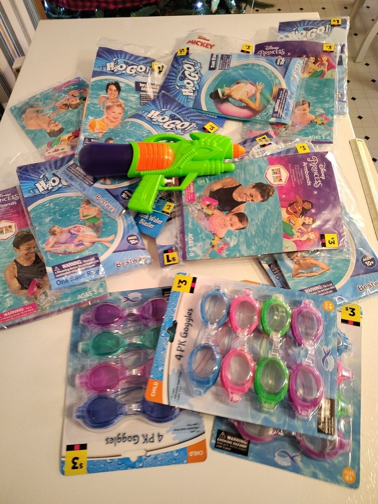 18 Piece Swimming Accessories