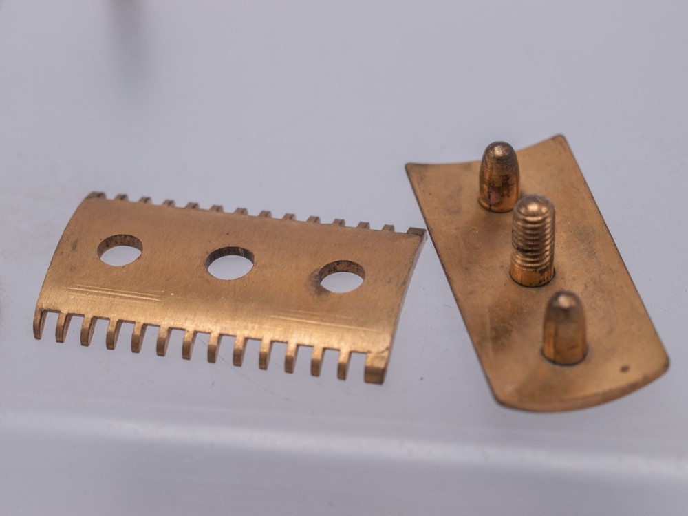 1920s - Gillette Old Type Double Edge Open Comb Razor - Cracked Handle!