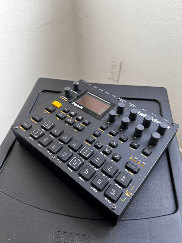 Elektron DDS8 gitakt 8-Voice Drum Computer and Sampler