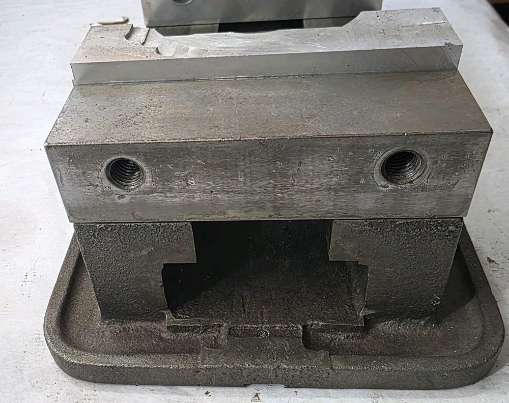 KURT ANGLOCK 6" MILLING MACHINE VISE - NO HANDLE - D-60