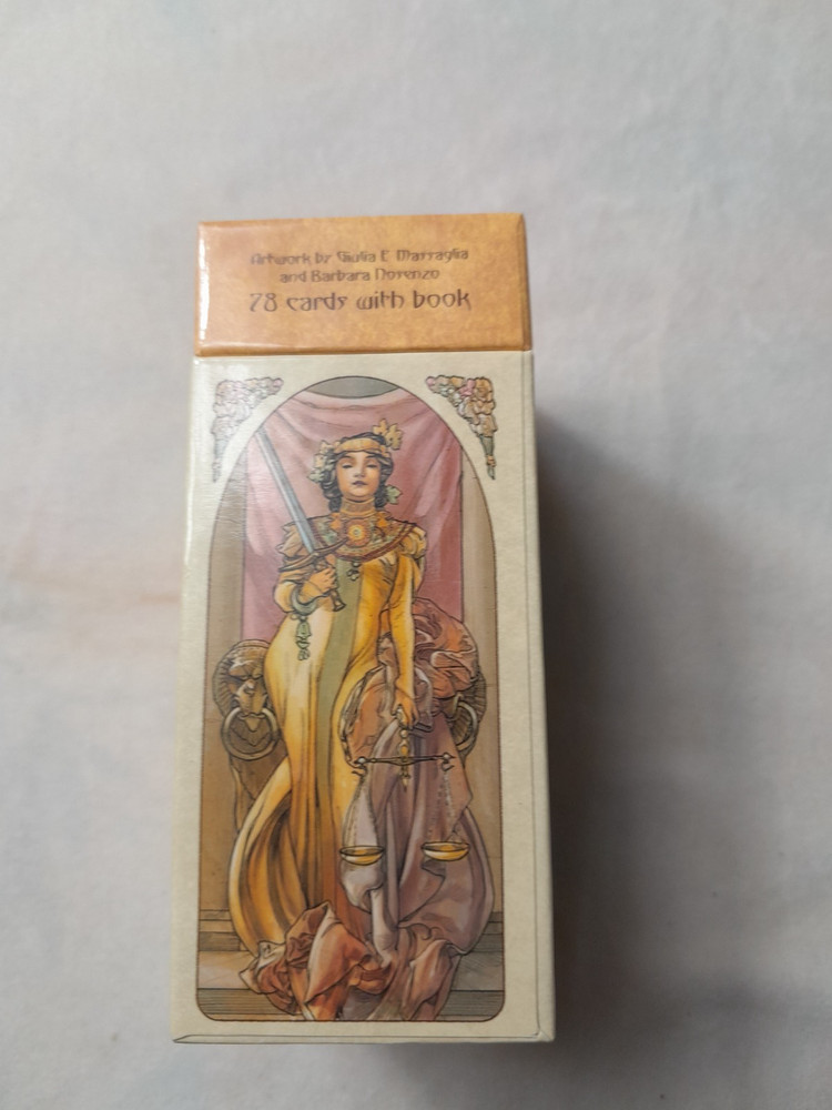 TAROT MUCHA LO SCARABEO
