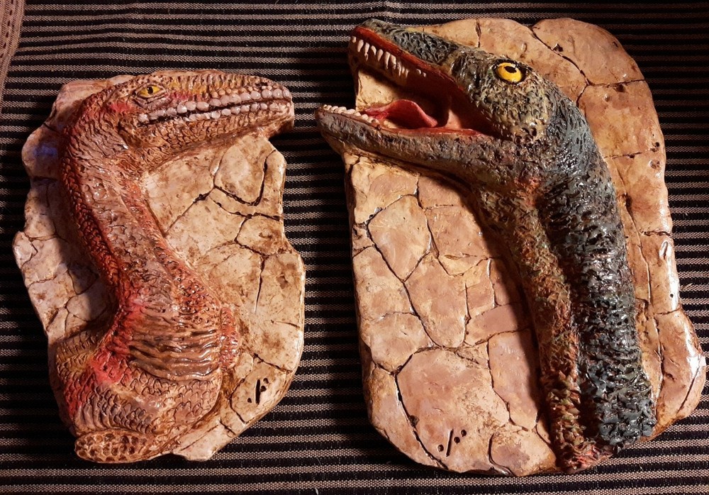 Dinosaur 2D Ceramic Chalkware Wall Plaques Set Handpainted Excellent Condition