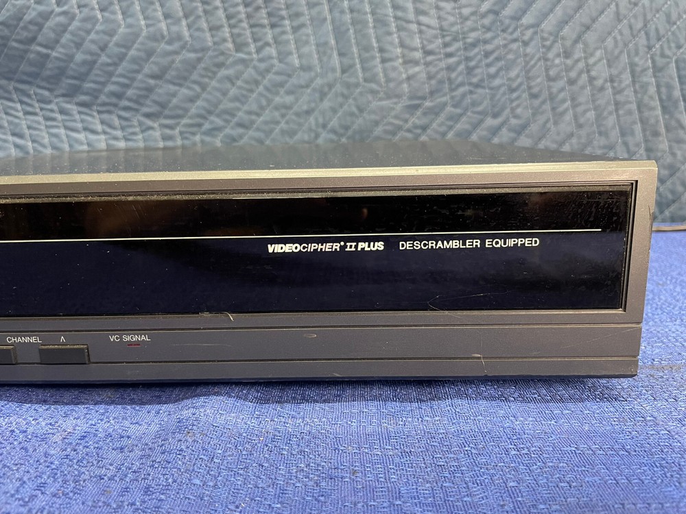 STS SR 150 Video Cipher II Plus w/ Descrambler Equipped