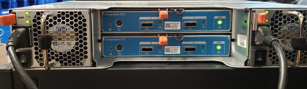 Dell Compellent SC220 - 2.5in [24] Drive Bay SAS Storage Array No HDDs