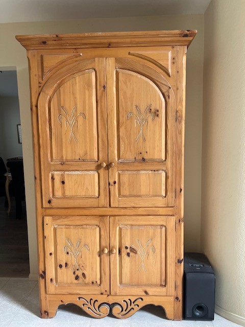 Attractive Lighted  Bar Cabinet