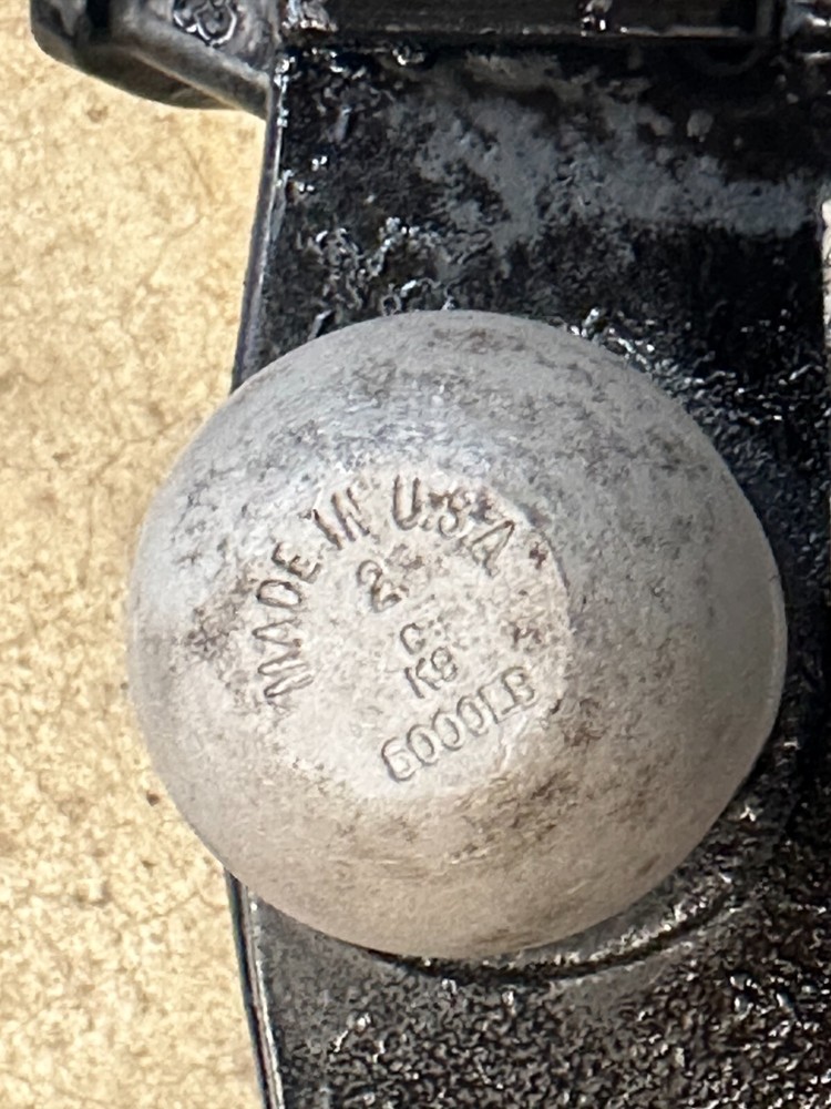 Trailer Hitch Towing Leveling System