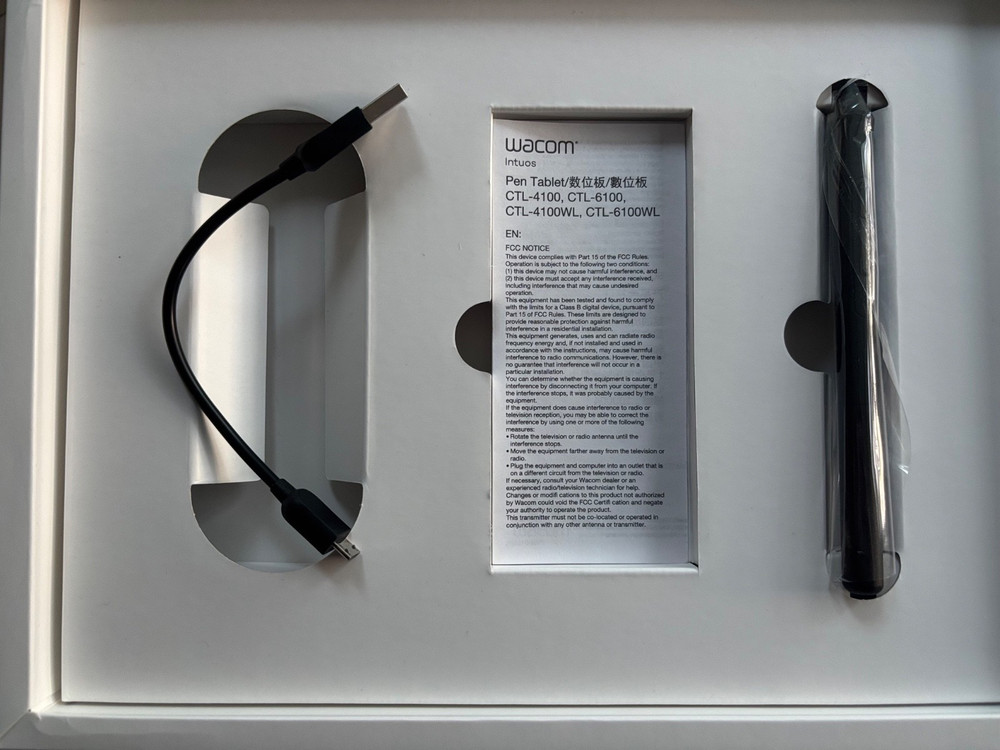 Wacom Intuos Bluetooth Creative Pen Tablet (Medium) CTL-6100WL – Complete in Box