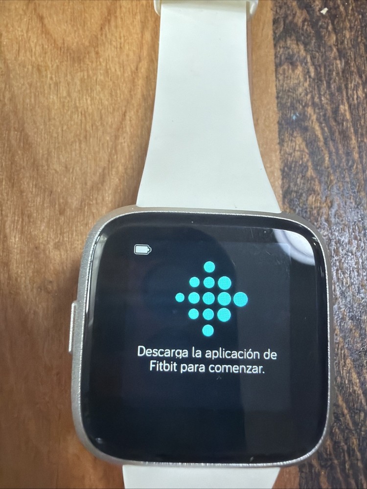 Fitbit Versa FB415 SC Fitness Smartwatch Activity Tracker White Small Working
