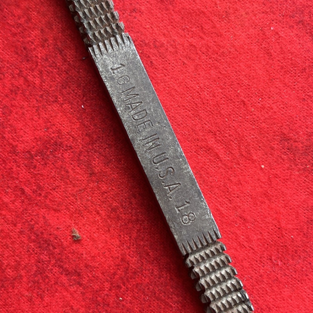 K-D TOOLS 2229 METRIC EXTERNAL THREAD CHASER RESTORER TOOL (k32)