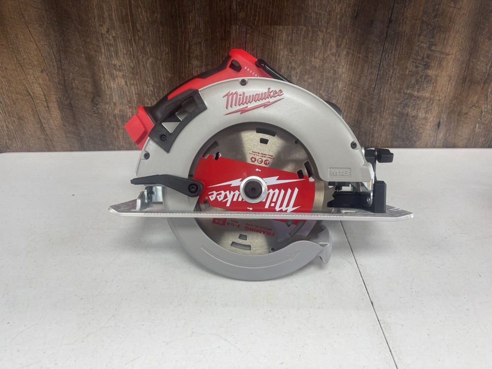 Milwaukee Circular Saw