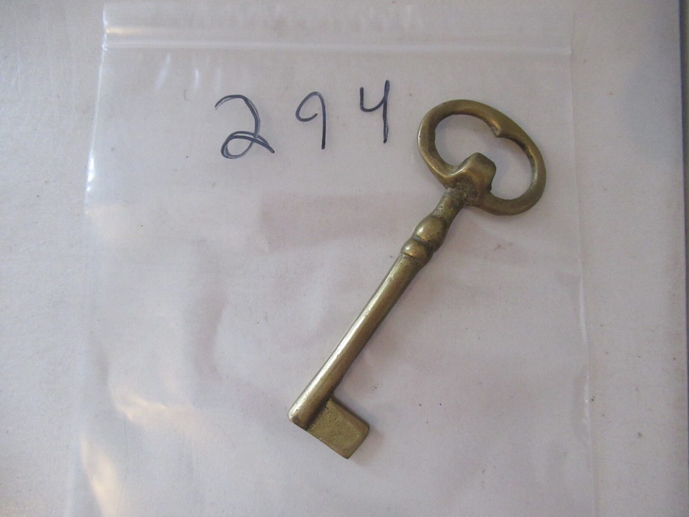 Beer bottle opener vintage Nice #294 Key