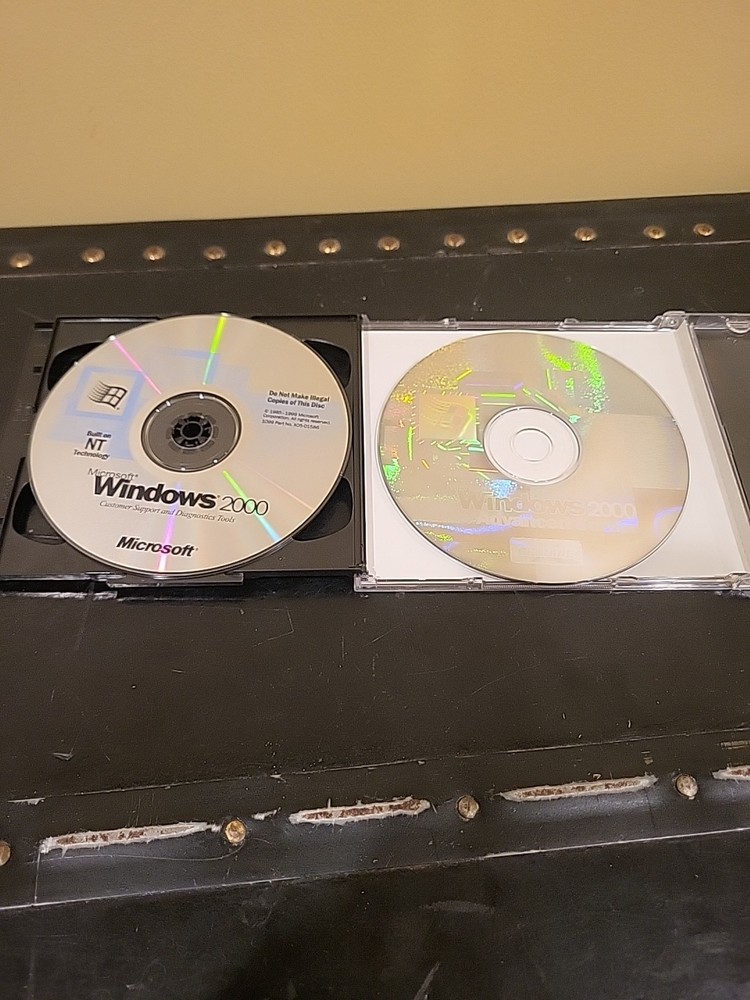 Microsoft Windows 2000 Advanced Server CD Operating System X05-03318 Product Key