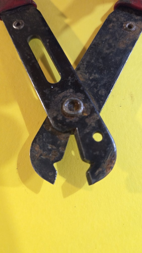 Multi-Function Wire Stripping & Cutting Pliers – Electrical Hand Tool Stripper