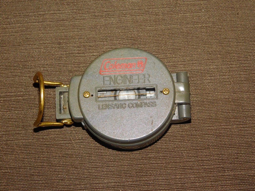 VINTAGE PLASTIC COLEMAN ENGINEER LENSATIC COMPASS