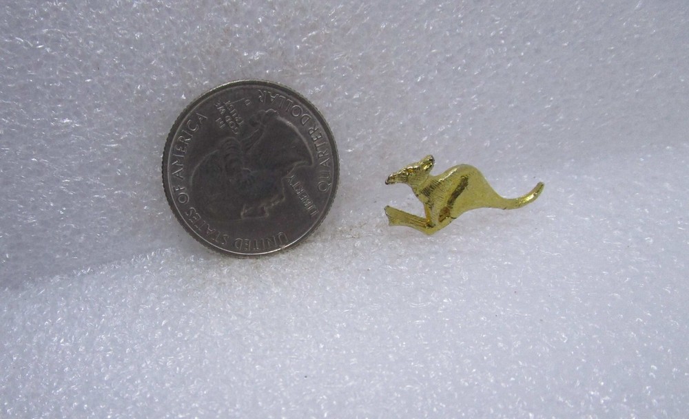 Gold Tone Kangaroo Pin