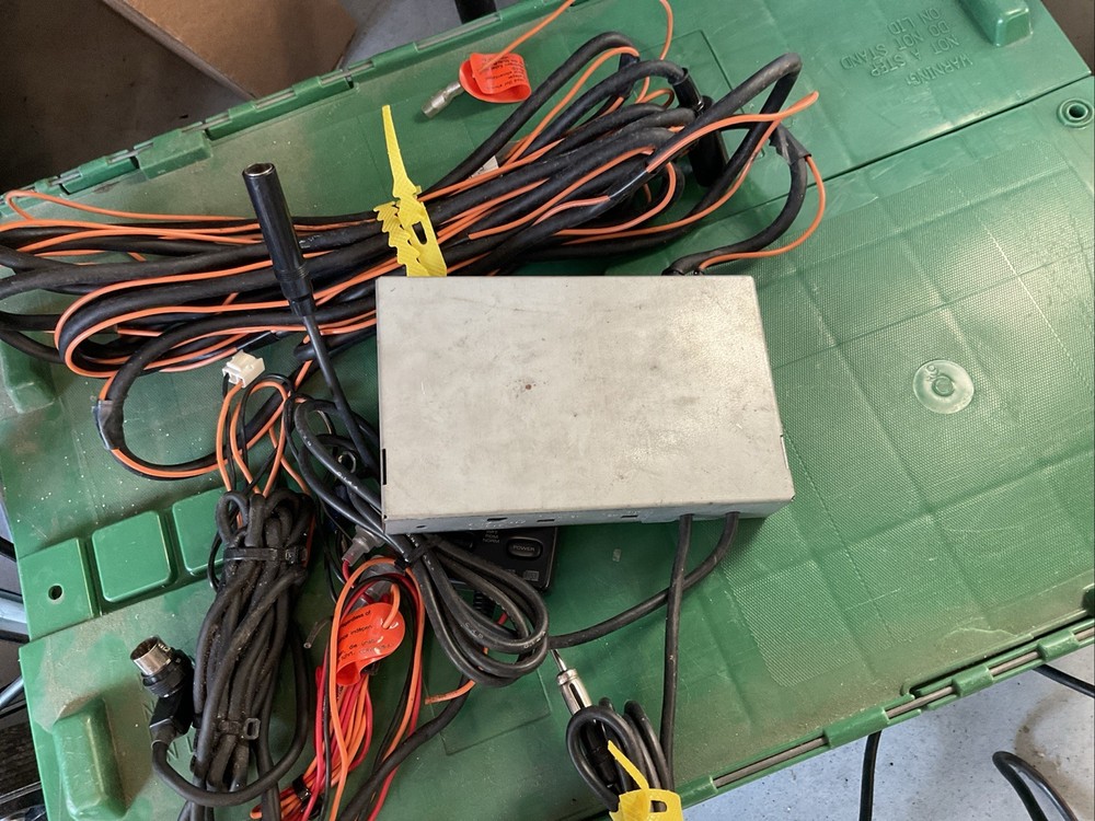 SYSTEM CONTROLLER CWM2601 FM MODULATING FREQUENCY