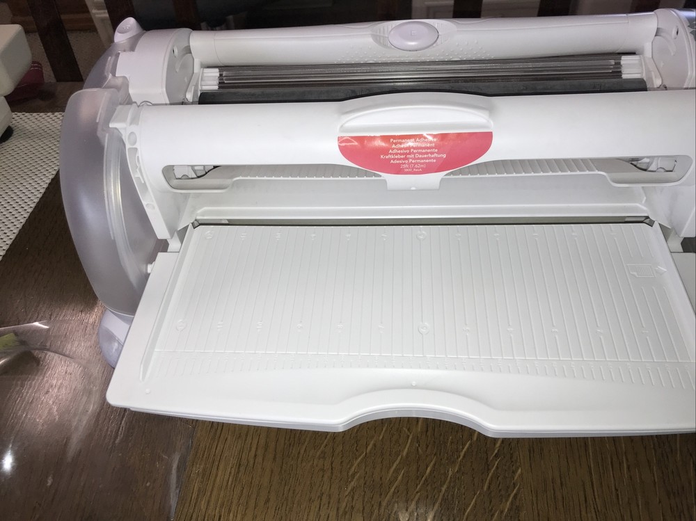 Xyron Creatopia Laminate & Emboss Multifunction 12” Crafting Machine