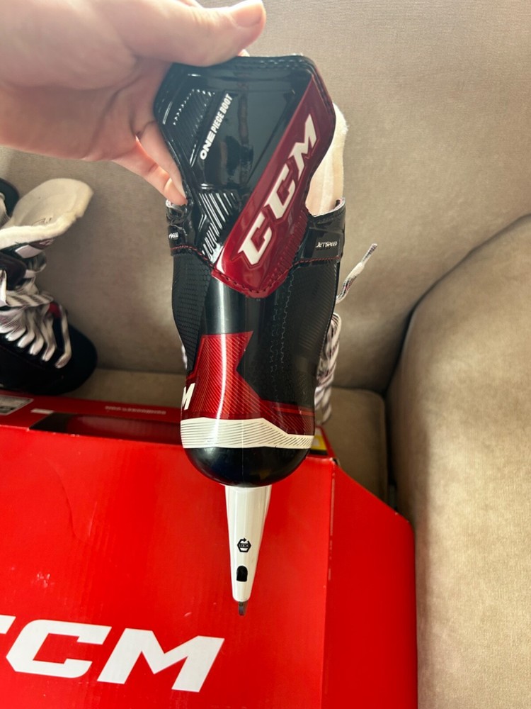 CCM Jetspeed Skates size 9.5 Regular FT475