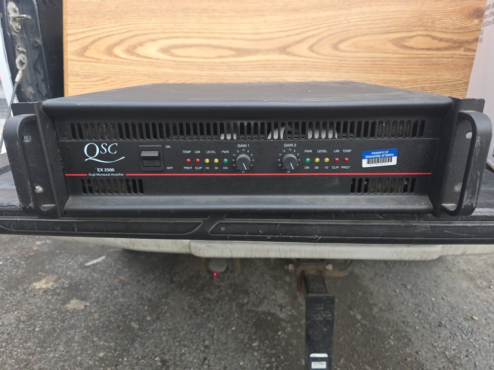 QSC EX2500 powerAmp