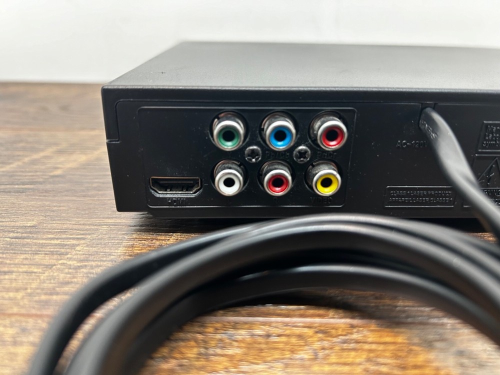 Capello Model CVD2216BLK Compact DVD/CD w/Remote