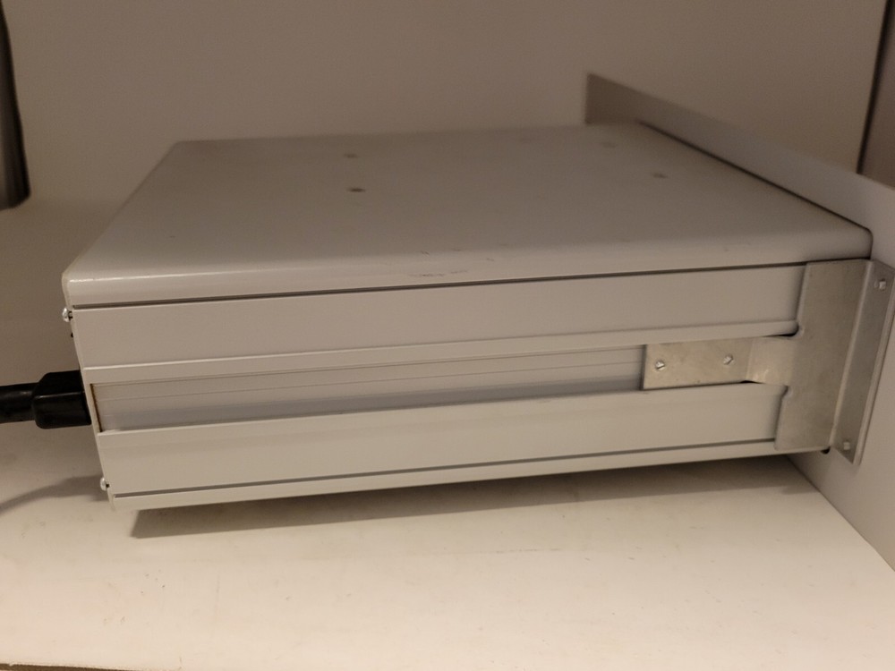 Axon Instruments Digidata 1322A 16-Bit Data Acquistion System-Powers On