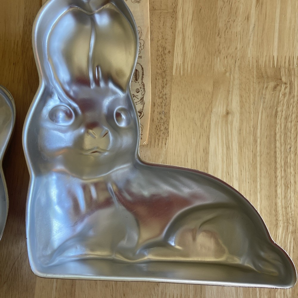Wilton Bunny Cake Mold