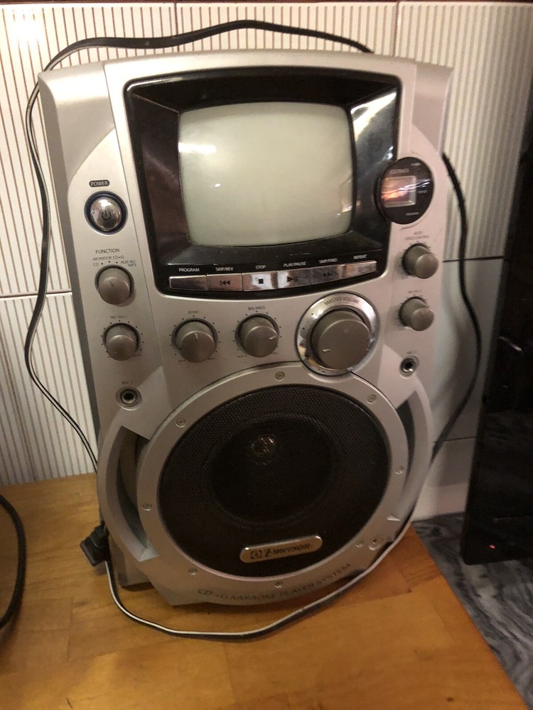 karaoke machine with screen used