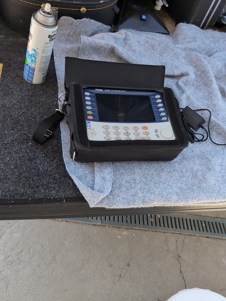 Protek A434 RF Master Cable Spectrum Analyzer With Case And Adapter