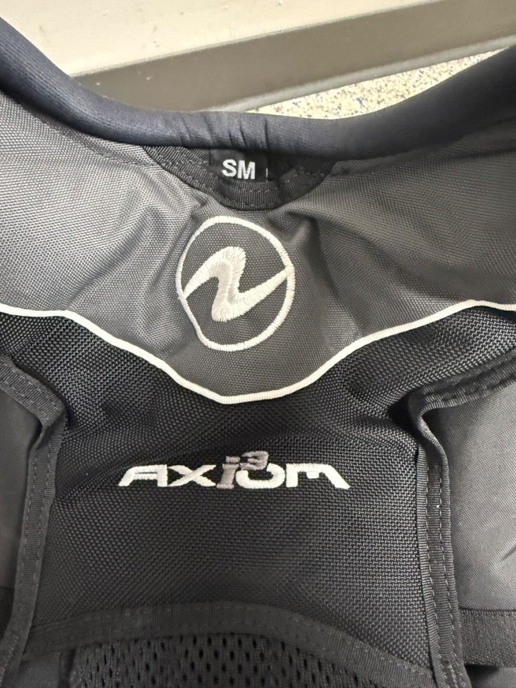 Aqualung Axiom i3 BCD Small. Tests Good