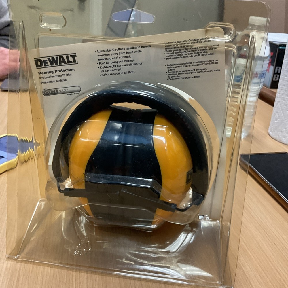 DeWalt DPG62 Hearing Protection, NRR 29 (1)